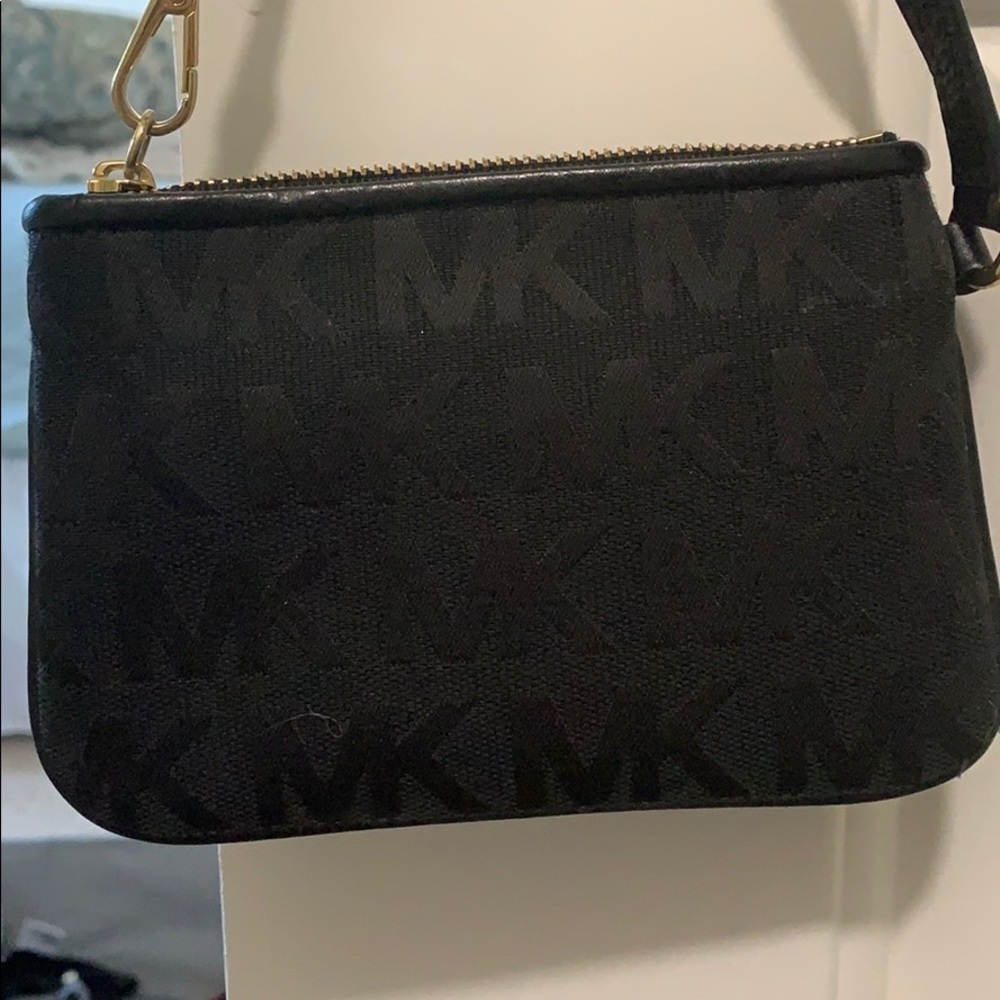 Michael kors wristlet